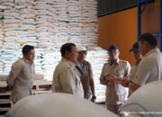 Presiden Prabowo Sidak Gudang Bulog, Pastikan Stok Beras Aman dan Melimpah