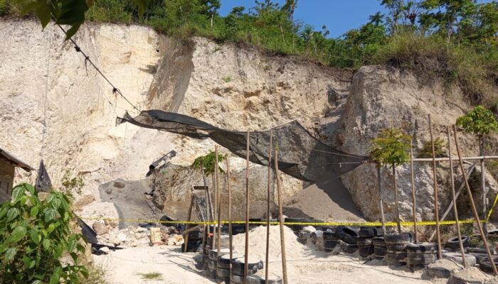 3 Orang Warga Buliide Tertimbun Longsor Material Batu Kapur