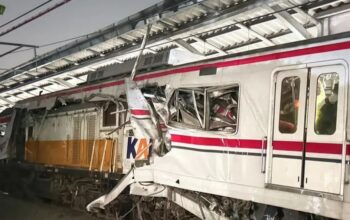 Kecelakaan Maut, KA Argo Bromo Anggrek Tabrak KRL di Stasiun Bekasi Timur ​