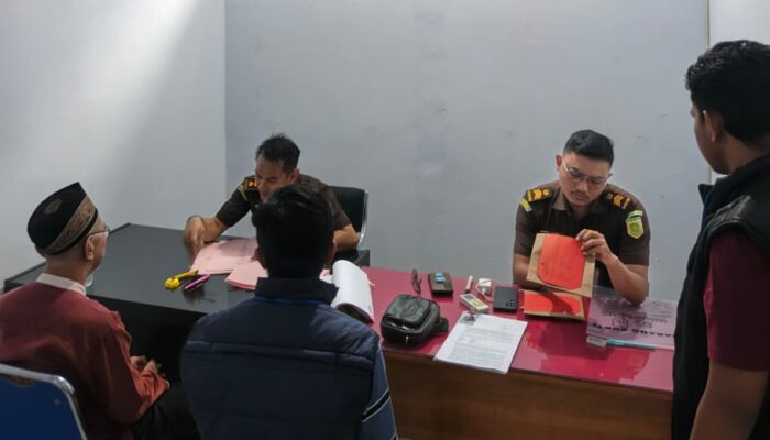 Dit Reskrimum Polda Gorontalo Serahkan Tersangka Kasus Penggelapan ke Kejari