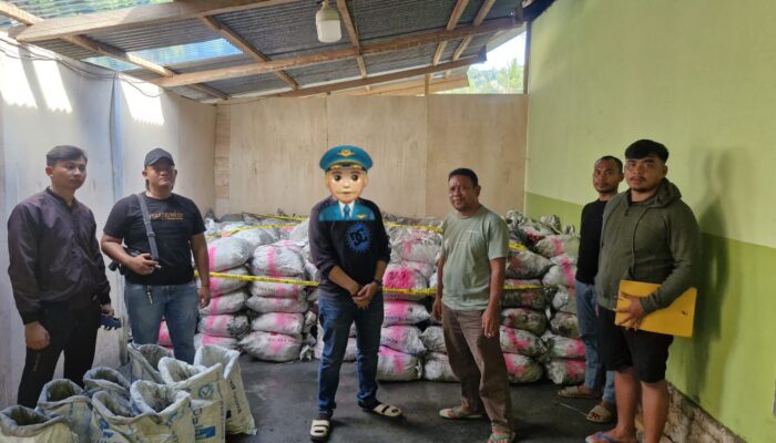Polda Gorontalo Sita 259 Karung Batu Hitam Ilegal, Dua Terduga Pelaku Diciduk