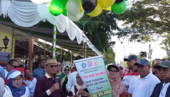Bupati Ismet Apresiasi Peran Perempuan Hadirkan Bazar Sehat dan UMKM