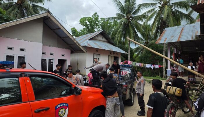 Polsek Suwawa Evakuasi Mayat Kakek yang Ditemukan di Sungai
