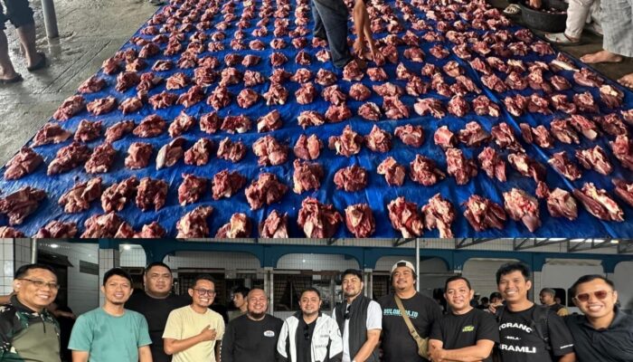 HIPMI Gorontalo dan Afifuddin Kalla Kolaborasi Bagi-bagi Daging Kurban ke Warga