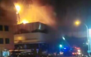 Kebakaran Melanda Megamall Manado, Pengunjung Panik Berhamburan