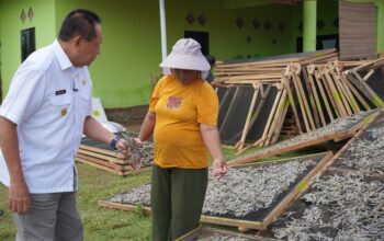 Serap Aspirasi, Gubernur Gusnar Temui Nelayan Ikan Bolowa di Gorut