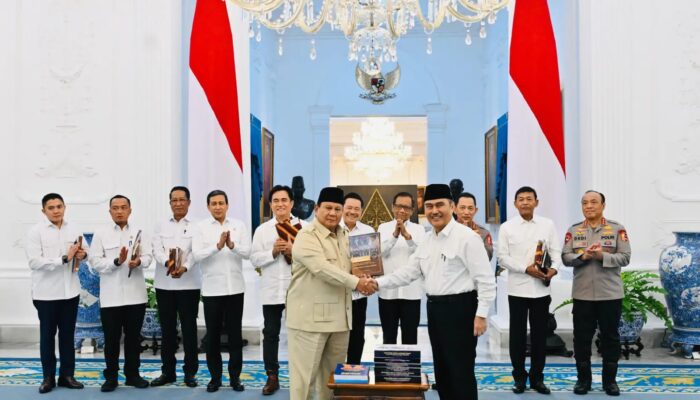 Prabowo Terima Laporan Reformasi Polri: Kompolnas Diperkuat, Kedudukan Tetap di Bawah Presiden