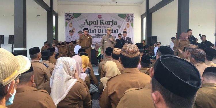 Bupati Ismet
