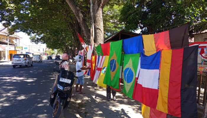 Jelang Piala Dunia 2026, Penjualan Bendera Meningkat di Gorontalo