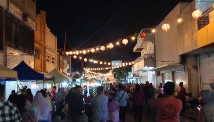 Pengunjung Nikmati Street Food Jilid III Bernuansa ‘Negeri Tirai Bambu’