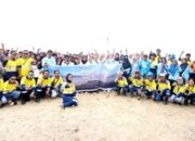 Peringati Hari Lingkungan Hidup Sedunia, Pani Gold Mine Turut Bersihkan Pantai bersama DLH Pohuwato