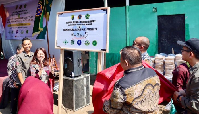 Sahli ATR/BPN Resmikan Kampung RA dan Pemberdayaan Wakaf Produktif di Pekalongan