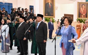 Presiden Prabowo Lantik Kepala BGN dan Penasihat Khusus Bidang Ketenagakerjaan