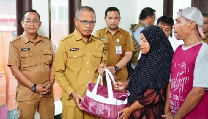 Korban Kebakaran di Wumialo Terima Bantuan dari Pemkot Gorontalo