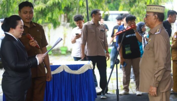 Bupati Ismet Lantik Direktur Perumda Tirta Bulango yang Baru