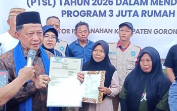 Kantor Pertanahan Kabupaten Gorontalo Serahkan 8 Sertipikat PTSL ke Warga untuk Dukung Program 3 Juta Rumah