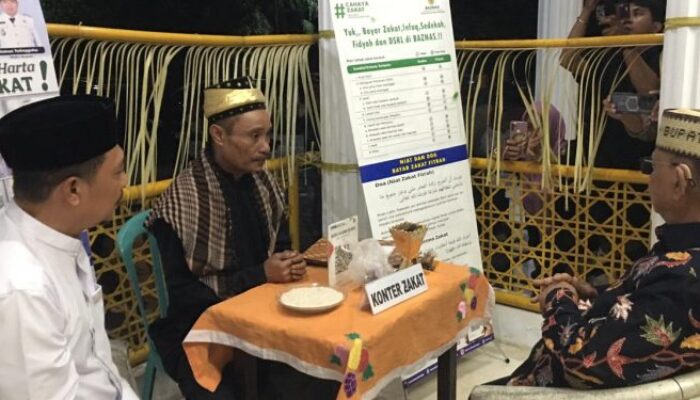 Bupati Ismet: Zakat Fitrah Simbol Kepedulian Sosial
