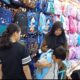 Tahun Ajaran Baru, Orang Tua Siswa Sibuk Belanja Keperluan Sekolah