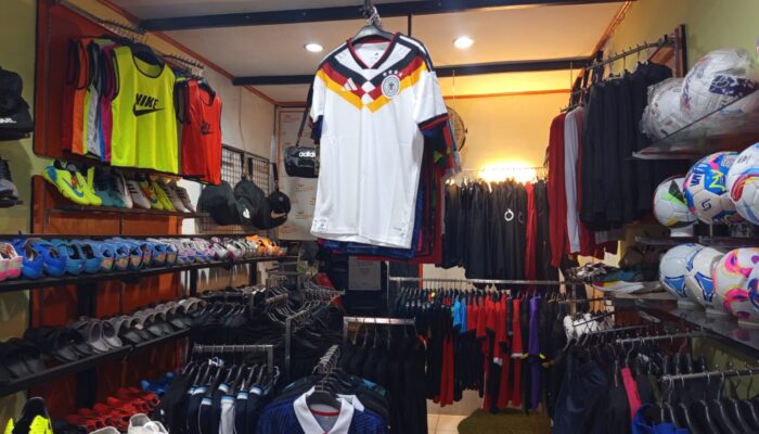 Pasca Piala Dunia, Pedagang Jersey di Gorontalo Terpaksa Banting Harga