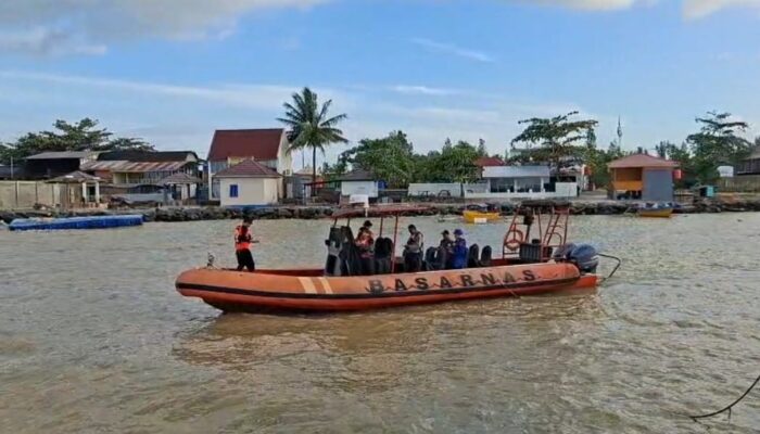 Gelombang Tinggi dan Angin Kencang Kendalai Pencarian Korban Kapal Hilang