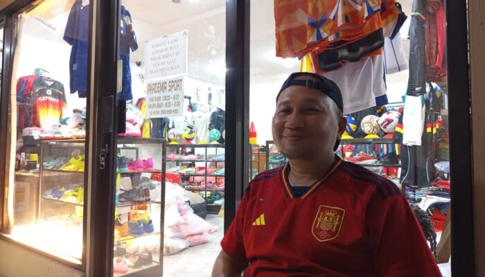 Jelang Laga Final Piala Dunia, Jersey Argentina-Spanyol Ludes Terjual