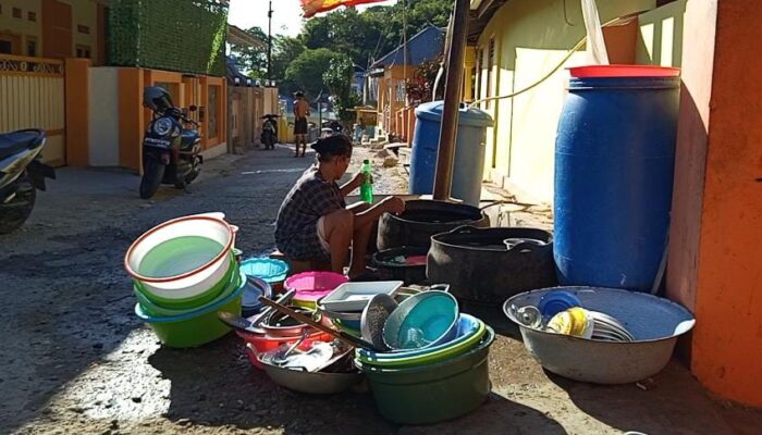 Warga di Puncak Lotu Talumolo Keluhkan Sulitnya Mendapatkan Air Bersih