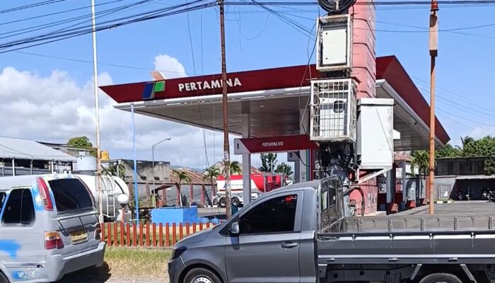 Antrean Panjang SPBU di Kota Gorontalo Dipicu Panic Buying, Kesbangpol Sebut Pasokan BBM Normal