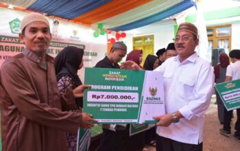 Serahkan Bantuan ke Mustahik, Bupati Boalemo Apresiasi Baznas Konsisten Bantu Warga
