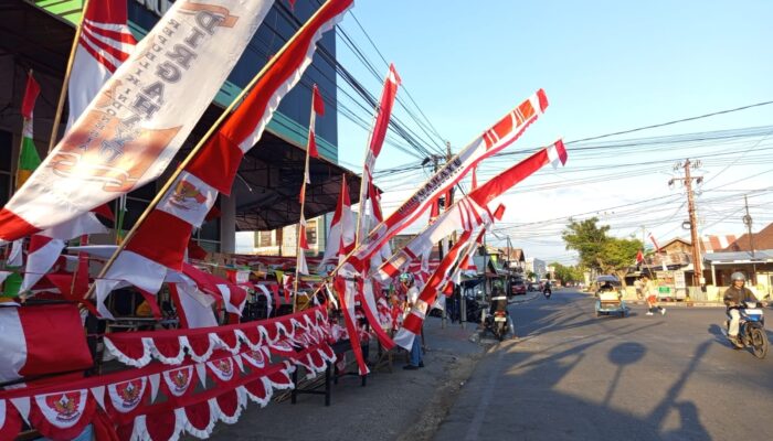 Semarak HUT RI di Gorontalo, Pedagang Tetap Setia Jual bendera Meski Kurangnya Pembeli