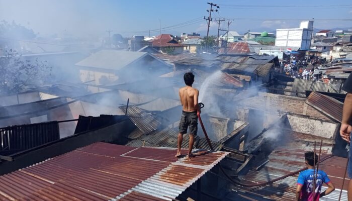 Kebakaran Biawu Gorontalo: Tiga Rumah Terbakar, Tak Ada Korban Jiwa