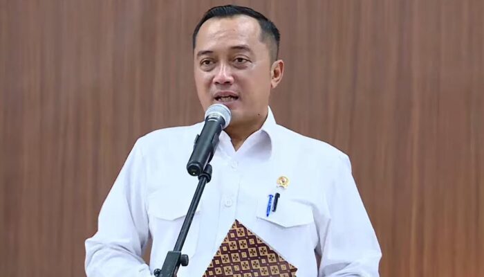 Mensesneg Serahkan Surpres Calon Gubernur BI ke DPR hingga Soroti Karhutla