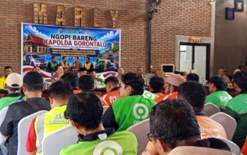 Kapolda Gorontalo Ngopi Bareng Ojol – Pengemudi Bentor, Bahas Kriminalitas hingga Layanan 110