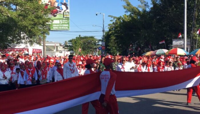 Bupati Bone Bolango Pimpin Pembentangan Bendera Merah Putih 50 Meter
