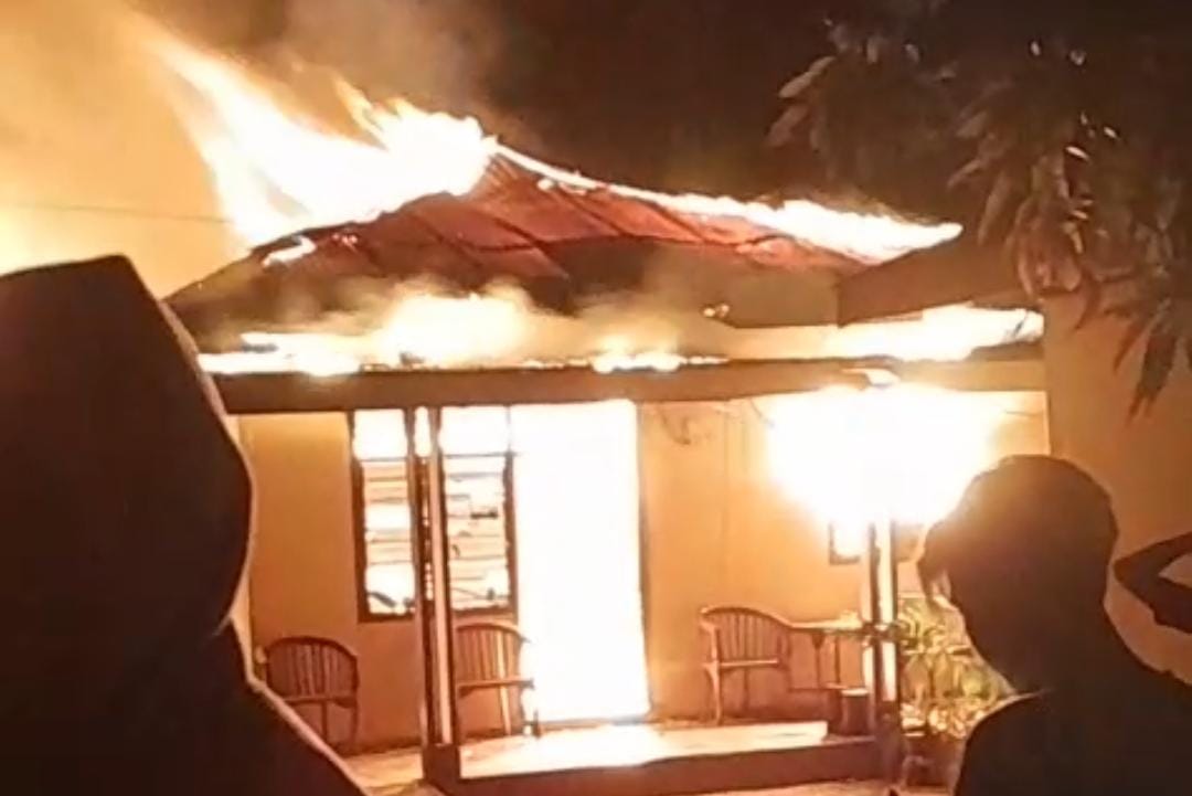 Rumah Terbakar