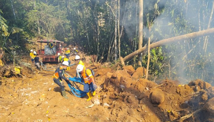 Medan Ekstrem jadi Hambatan, Tim ERT PT GM Pantau 2 Titik Api Tak Terjangkau di Perbukitan Terjal