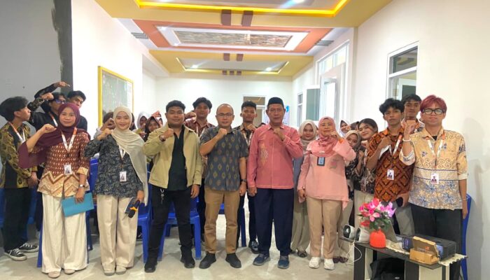 Mahasiswa KKN UNG Edukasi Warga Molombulahe terkait Penyalahgunaan Narkotika
