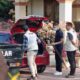 KPK Geledah Rumah Adnan Mbuinga, Dua Mobil Pribadi Turut Diperiksa