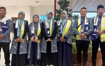 Wali Kota Gorontalo Berangkatkan Enam Peraih Prestasi Keagamaan untuk Umrah
