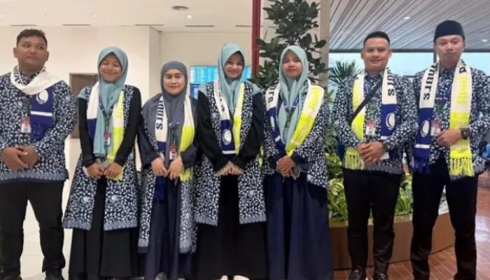 Wali Kota Gorontalo Berangkatkan Enam Peraih Prestasi Keagamaan untuk Umrah