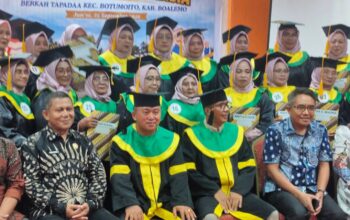 Wisuda 29 Lansia di Boalemo, Wabup Lahmuddin: Usia Bukan Penghalang untuk Belajar
