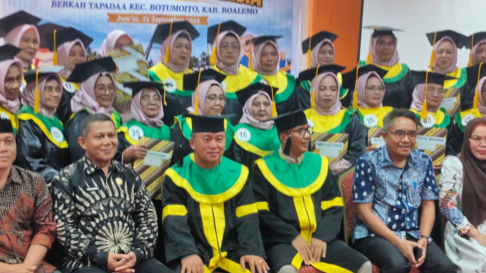 Wisuda Lansia