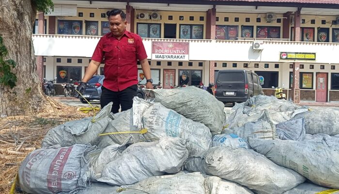 Polisi Sita 123 Karung Material Batu Hitam Ilegal di Bone Bolango