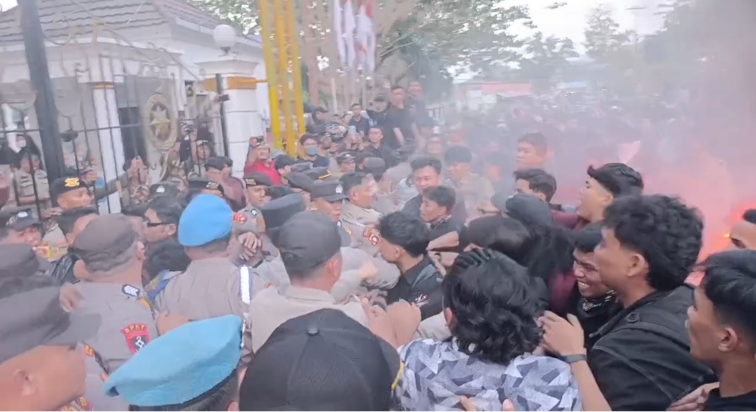 Demo Mahasiswa