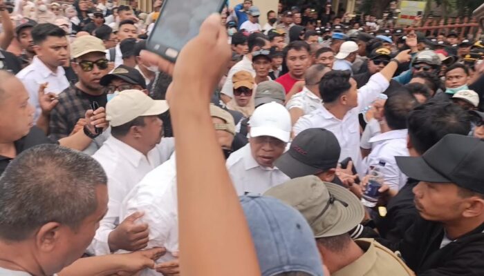 Demo ASN di Polda Gorontalo, Massa Saling Dorong dengan Polisi