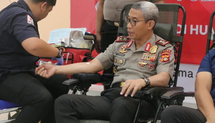 Kapolda Gorontalo Perkuat Pengabdian Sosial Lewat Donor Darah dan Bakti Kesehatan