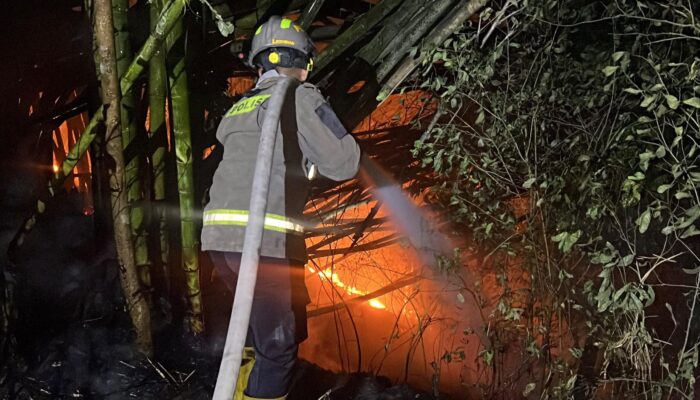 Dua Jam Berjibaku, Petugas Gabungan Berhasil Kendalikan Kebakaran Lahan di Bone Bolango
