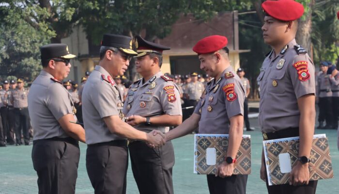 Kapolda Gorontalo Beri Penghargaan kepada 26 Personel yang Berantas Tambang Ilegal