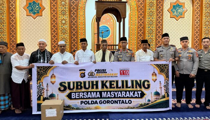Sholat Subuh Bersama Warga, Kapolda Gorontalo Perkuat Silaturahmi di Masjid Agung Baiturrahim